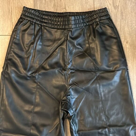 LIKE NEW ZARA FAUX LEATHER JOGGERS HIGH WAISTED SIZE SMALL - Picture 3 of 4